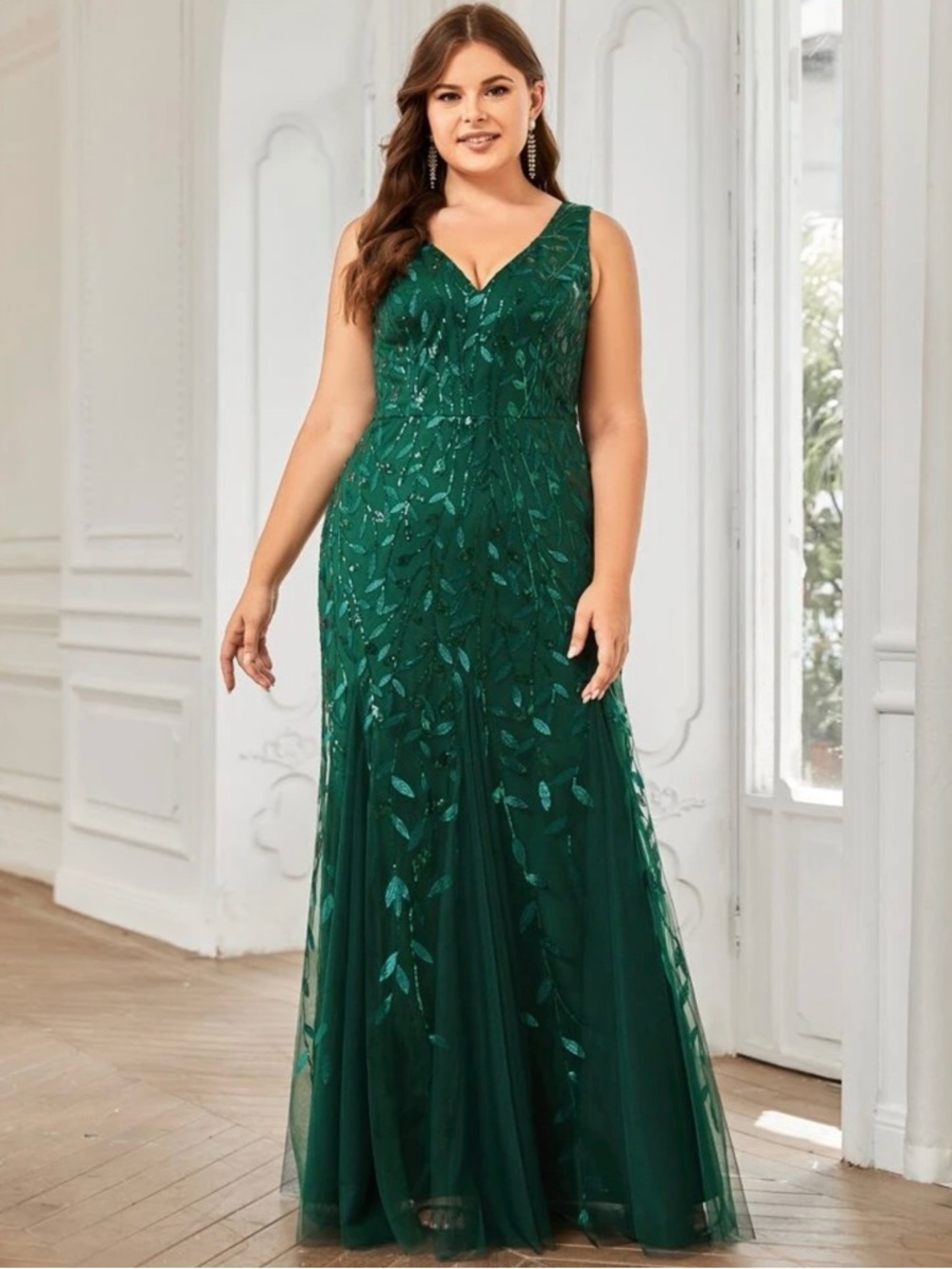 Elegant Emerald V-Neck Evening Gown